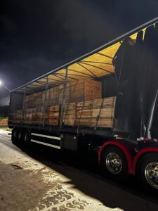 Tamanho 6x8x1,10 com cava para fita plástica